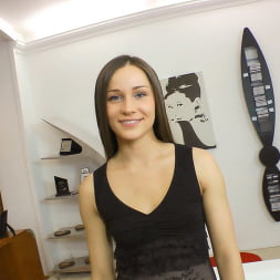 Irina B en 'Evil Angel' Rocco uno a uno (Miniatura 2)
