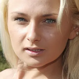 Ivana Sugar en Clase de estiramiento 11 (foto 1) Ivana Sugar en 'Evil Angel' Clase de estiramiento 11 (Miniatura 1)