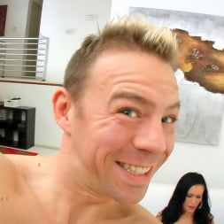 Jenna Presley en 'Evil Angel' Escenas crudas y sin cortes de Live Gonzo 2 (Miniatura 12)