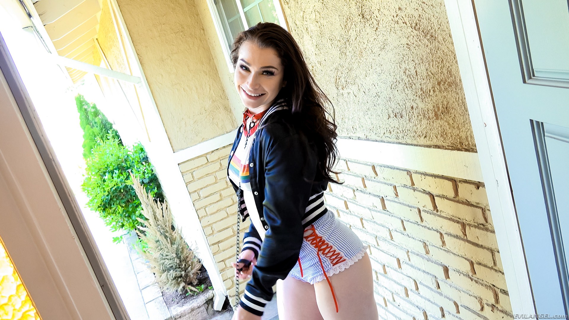 Jennifer Jacobs en 'Evil Angel' Hookup Hotshot: Cintas de sexo, volumen 5 (Miniatura 1)