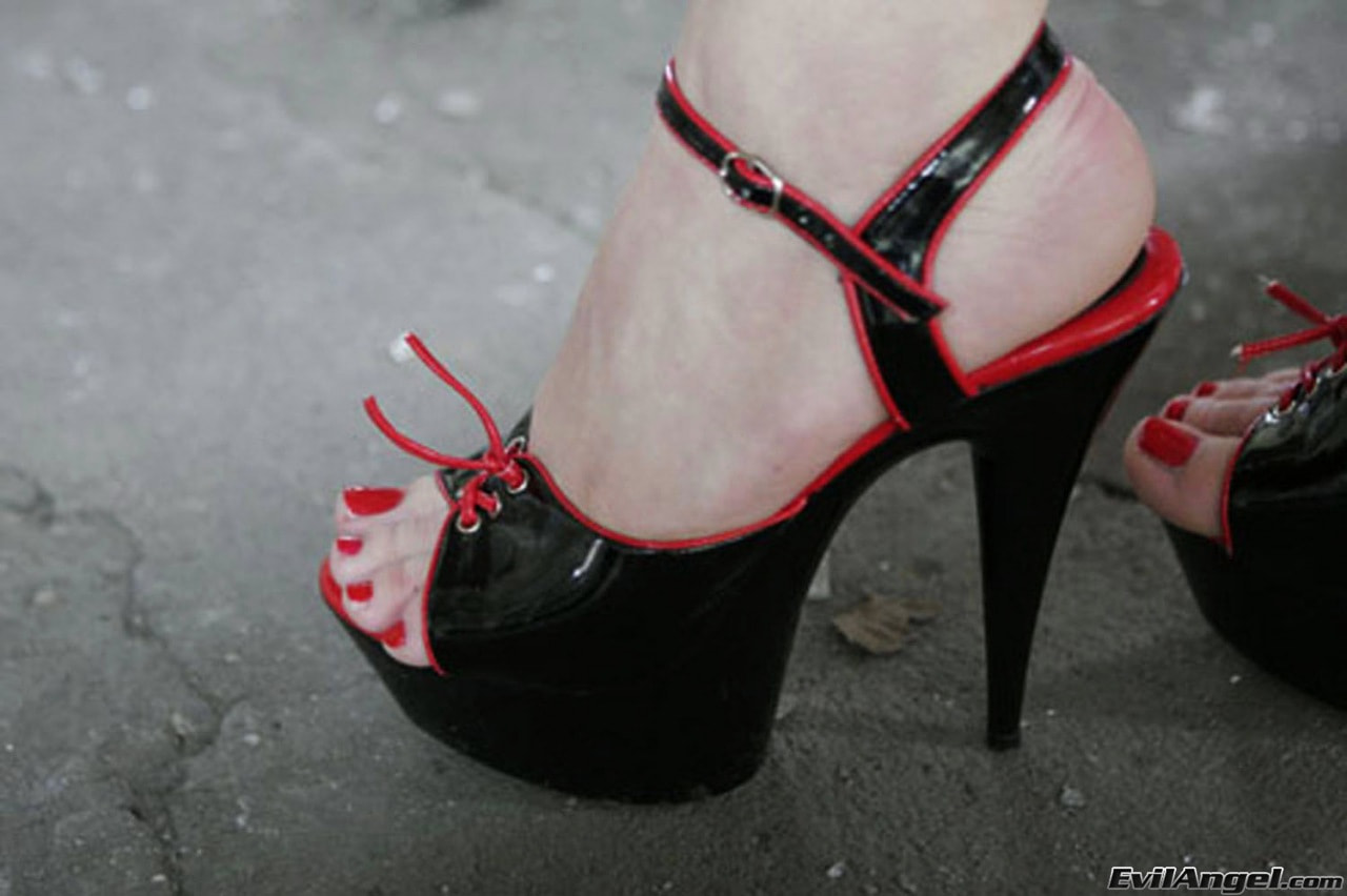 Jewell Marceau en 'Evil Angel' Las fashionistas de Safado (Miniatura 27)