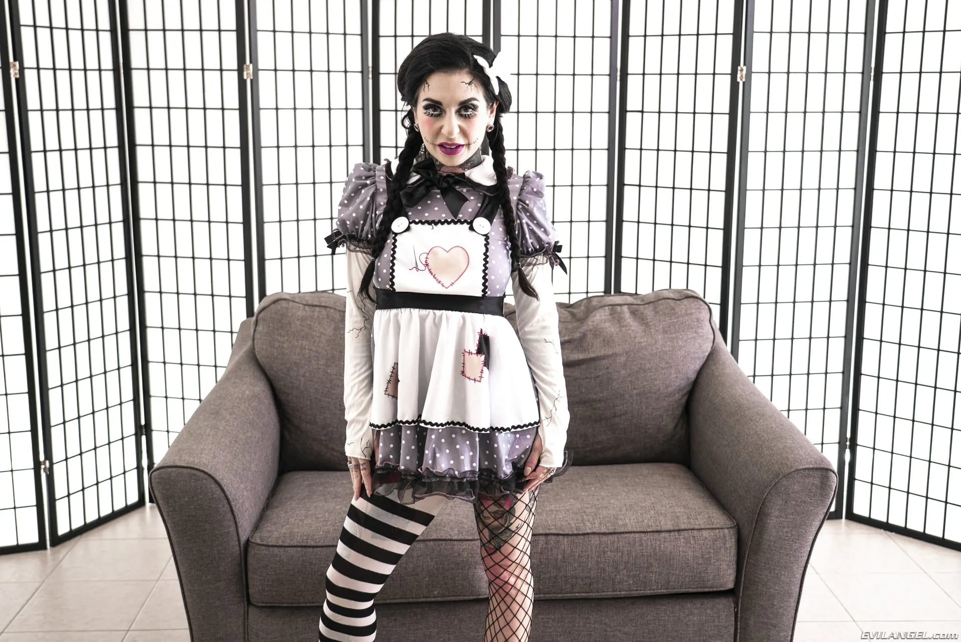 Evil Angel 'Fantasías anales jodidas' protagonizando Joanna Angel (foto 1)