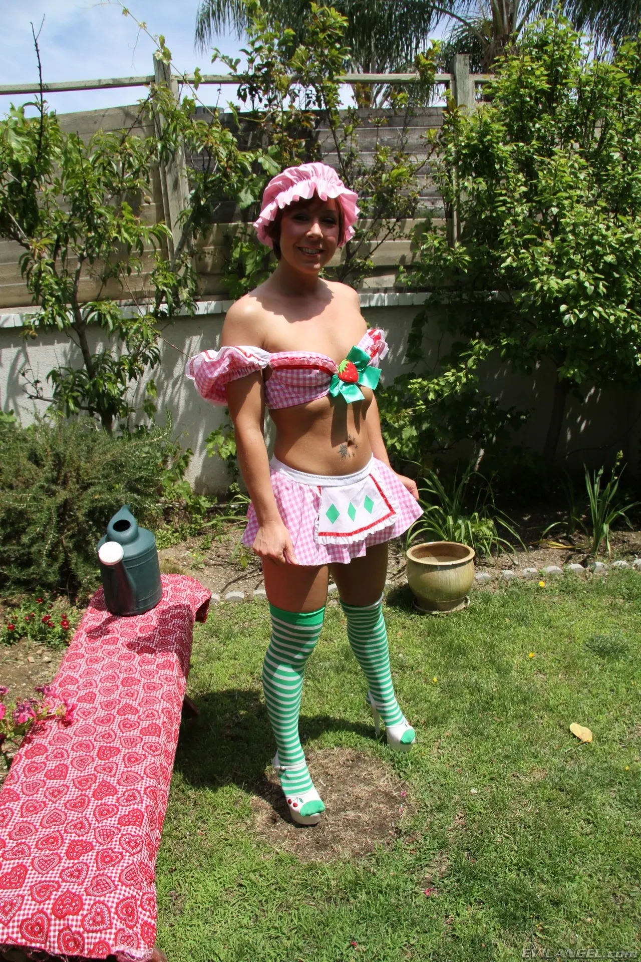 Evil Angel 'Kara Price y Julie Knight' protagonizando Julie Knight (foto 1)