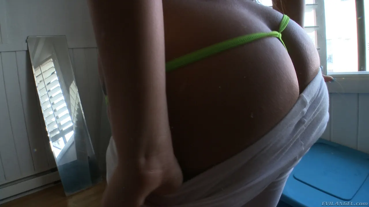 Evil Angel 'Buttman centrado 2' protagonizando Jynx Maze (foto 1)