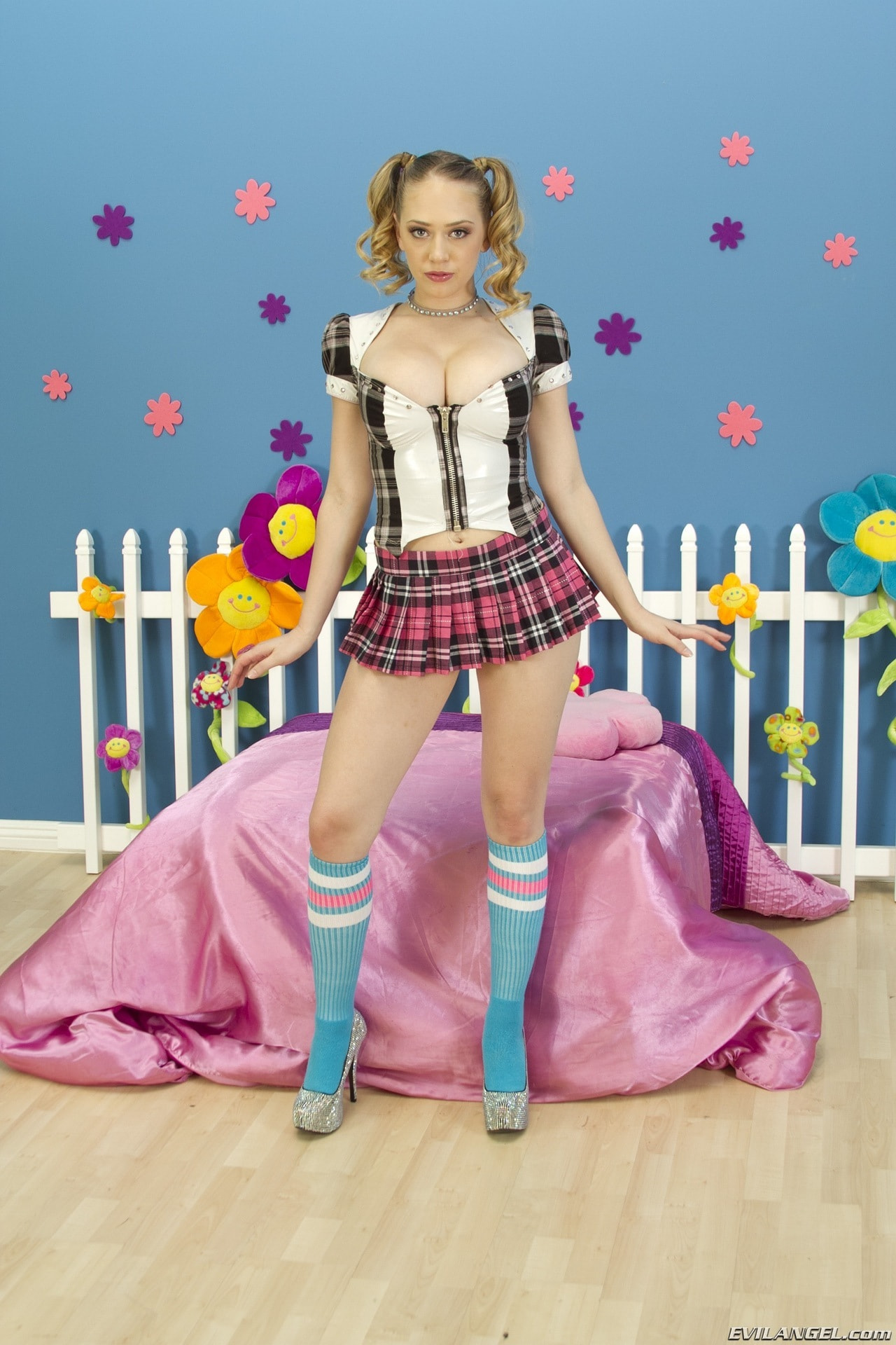 Brooklyn Lee en 'Evil Angel' Amantes de la boca abierta 7 (Miniatura 1)