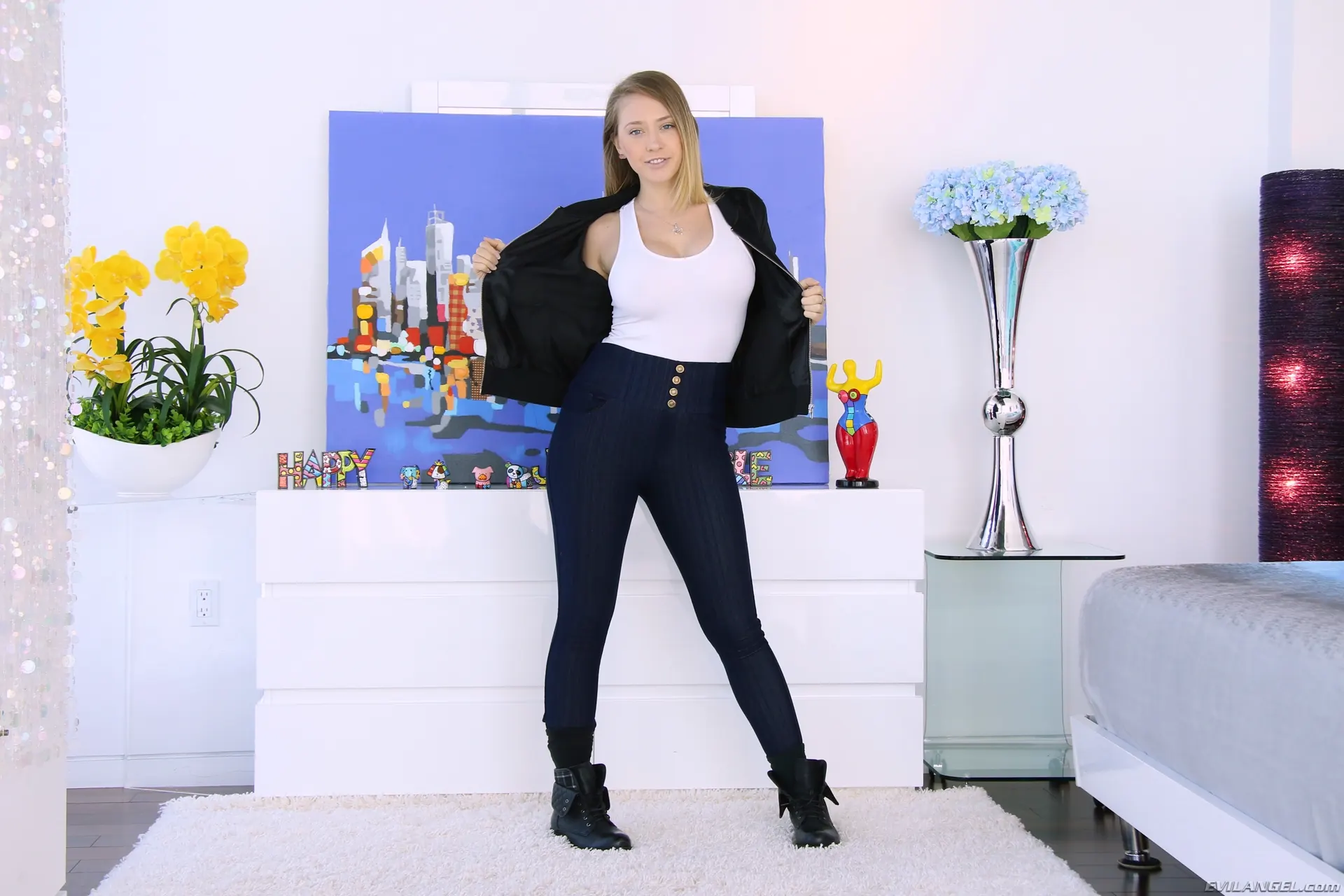 Evil Angel 'Entrenamiento rectal 03' protagonizando Kagney Lynn Karter (foto 1)