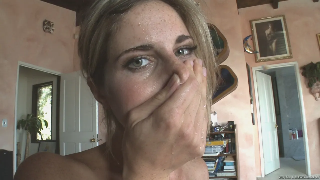 Evil Angel 'Buttman se centró en 4' protagonizando Kara Price (foto 2)