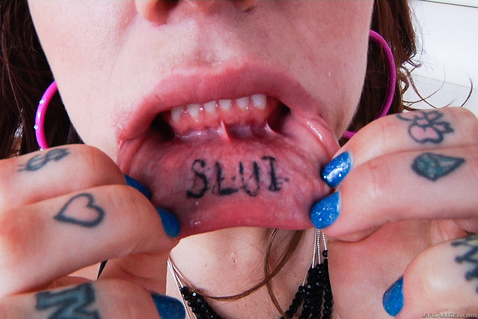 Karmen Karma en 'Evil Angel' Tinta anal (Miniatura 14)