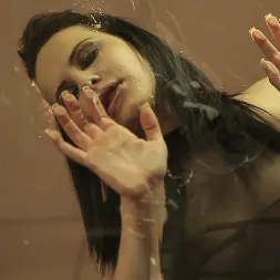 Katie St. Ives en 'Evil Angel' Escupir (Miniatura 2)