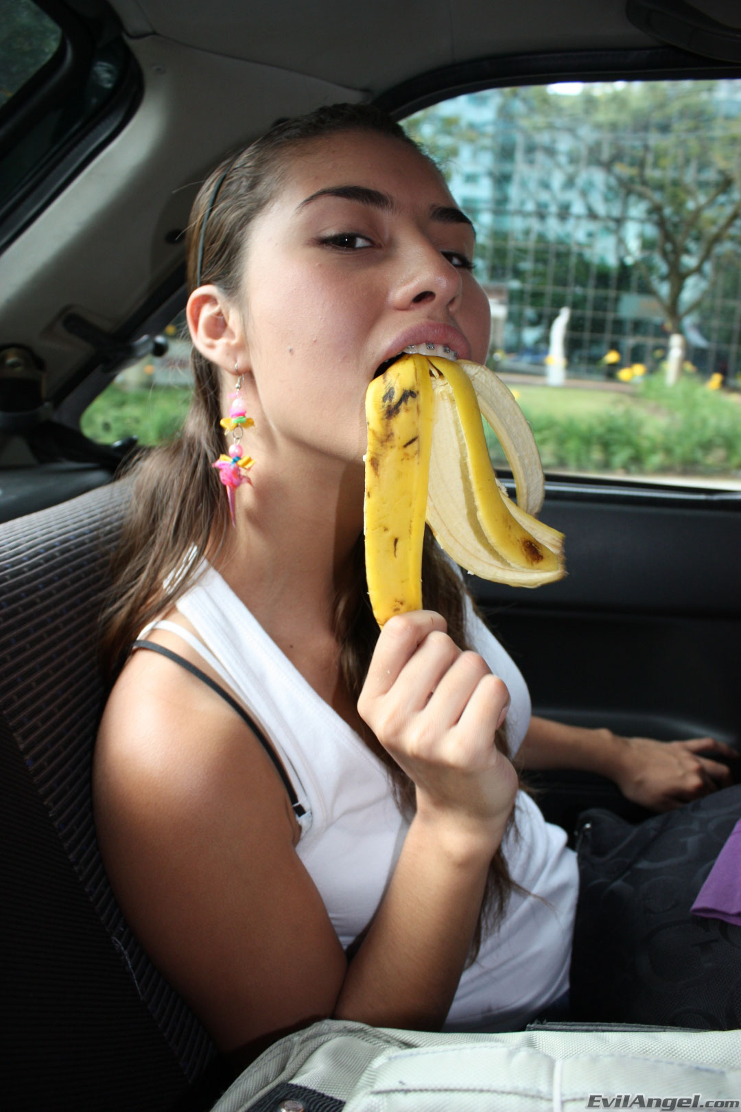 Kelly Bermudez en 'Evil Angel' Adolescentes colombianos 2 (Miniatura 2)