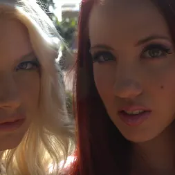 Kelly Divine en 'Evil Angel' Club de doble espéculo (Miniatura 4)