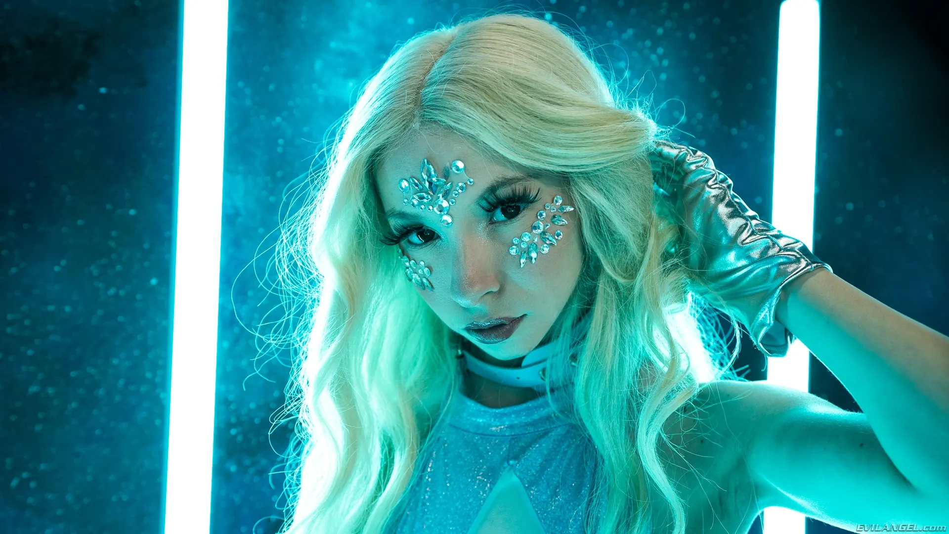 Evil Angel 'Invadiendo su ano' protagonizando Kenzie Reeves (foto 5)