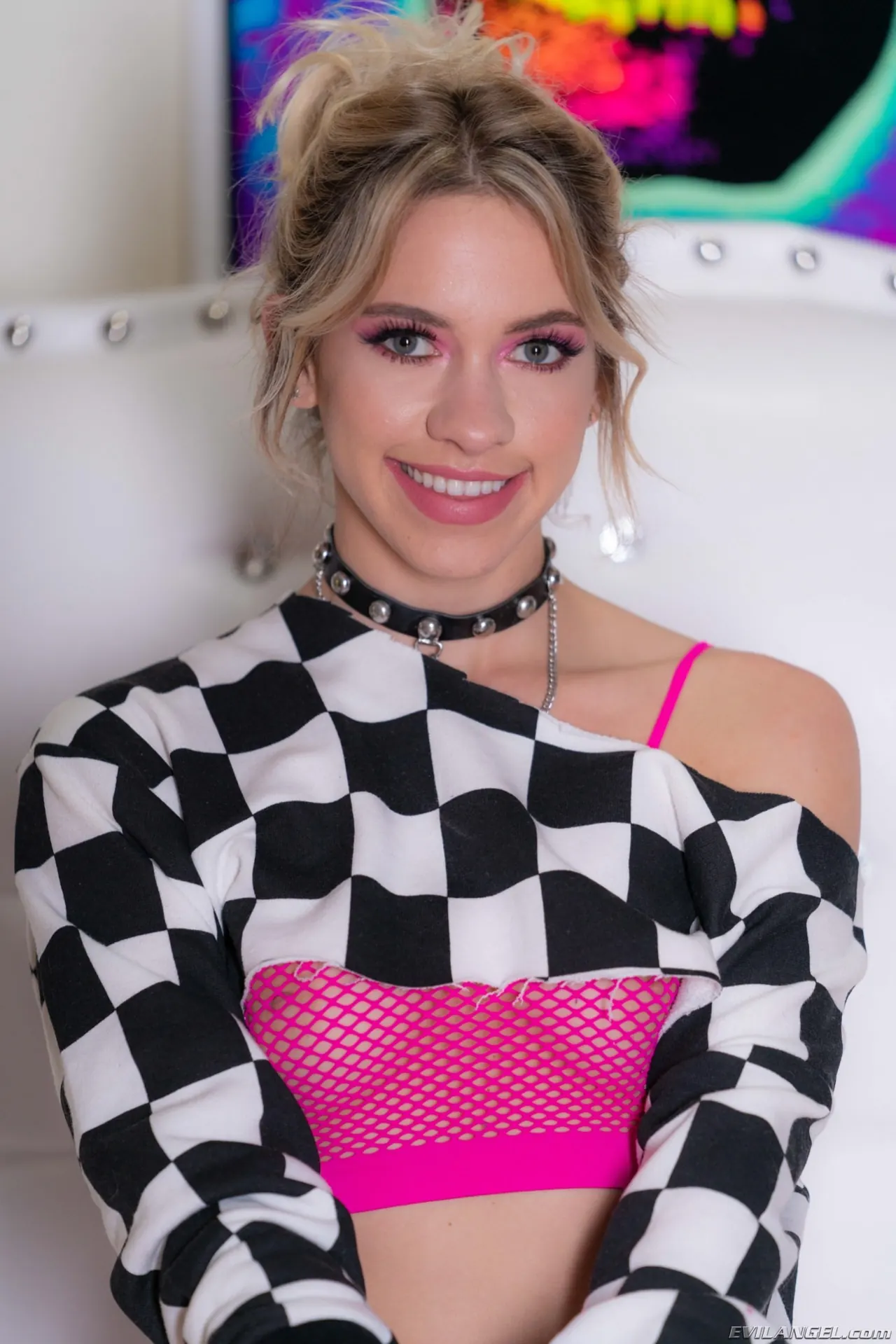 Evil Angel 'Hookup Hotshot: Sex On The First Date' starring Khloe Kapri (Photo 1)