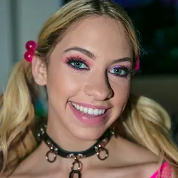 Khloe Kapri en 'Evil Angel' Hotshot de conexión: cintas de sexo volumen 4 (Miniatura 8)