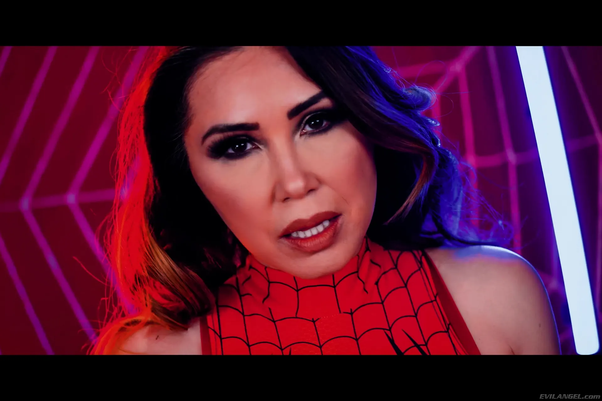 Evil Angel 'Halloween SpiderGirl Parody' protagonizando Kianna Dior (foto 3)