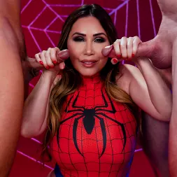 Kianna Dior en 'Evil Angel' Halloween SpiderGirl Parody (Miniatura 6)