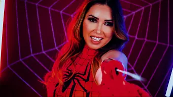 Kianna Dior en 'Halloween SpiderGirl Parody'