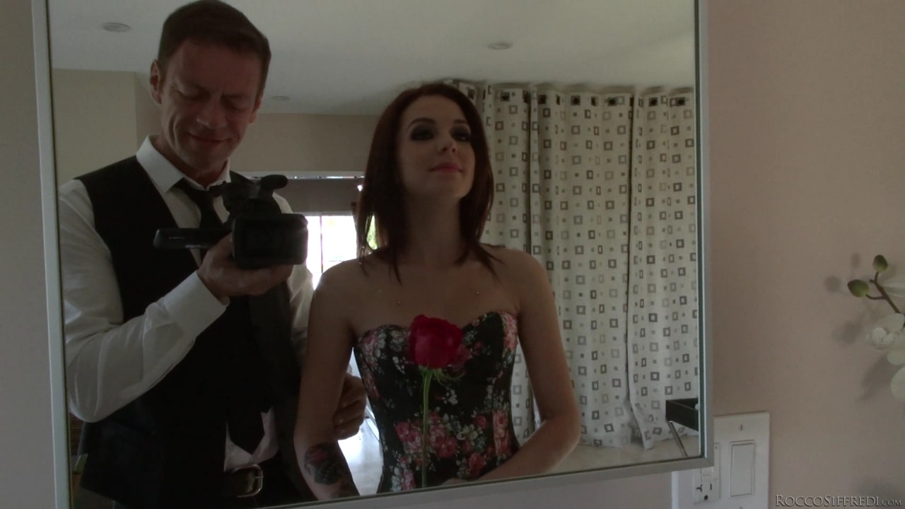 Kierra Winters en 'Evil Angel' Las iniciaciones íntimas de Rocco 2 (Miniatura 1)