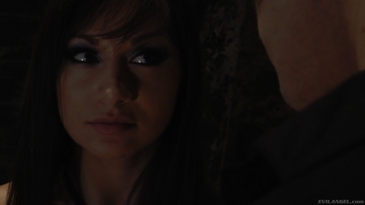 Lea Lexis en 'Evil Angel' Voraz - Temporada 2 Episodio 14 (Miniatura 5)