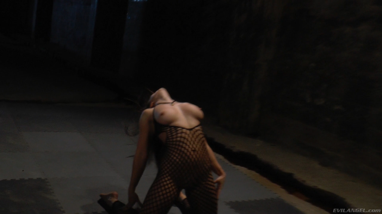 Lea Lexis en 'Evil Angel' Voraz - Temporada 2 Episodio 14 (Miniatura 10)