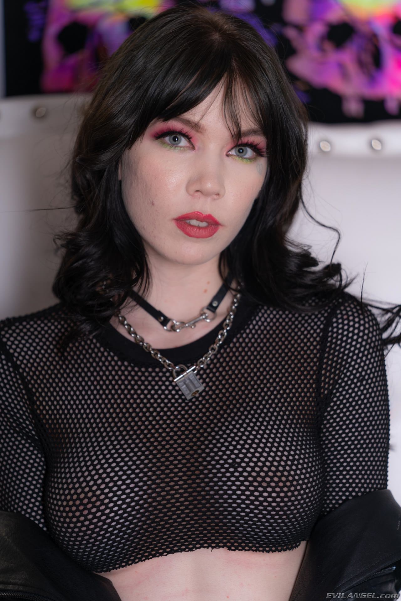 Leda Elizabeth en 'Evil Angel' Hotshot de conexión: lindo y desagradable (Miniatura 1)