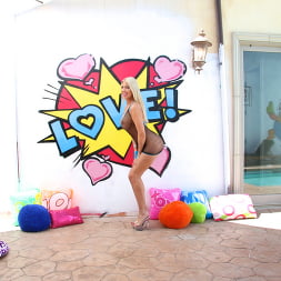Lexi Lowe en 'Evil Angel' Bellezas anales 2 (Miniatura 1)