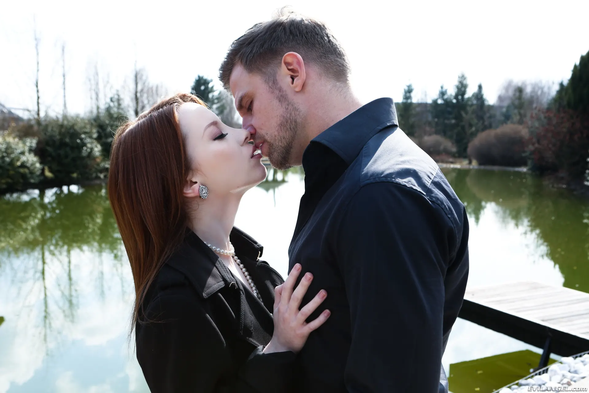 Evil Angel 'El semental español: Lottie Magne vs Jia Lissa' protagonizando Lottie Magne (foto 4)