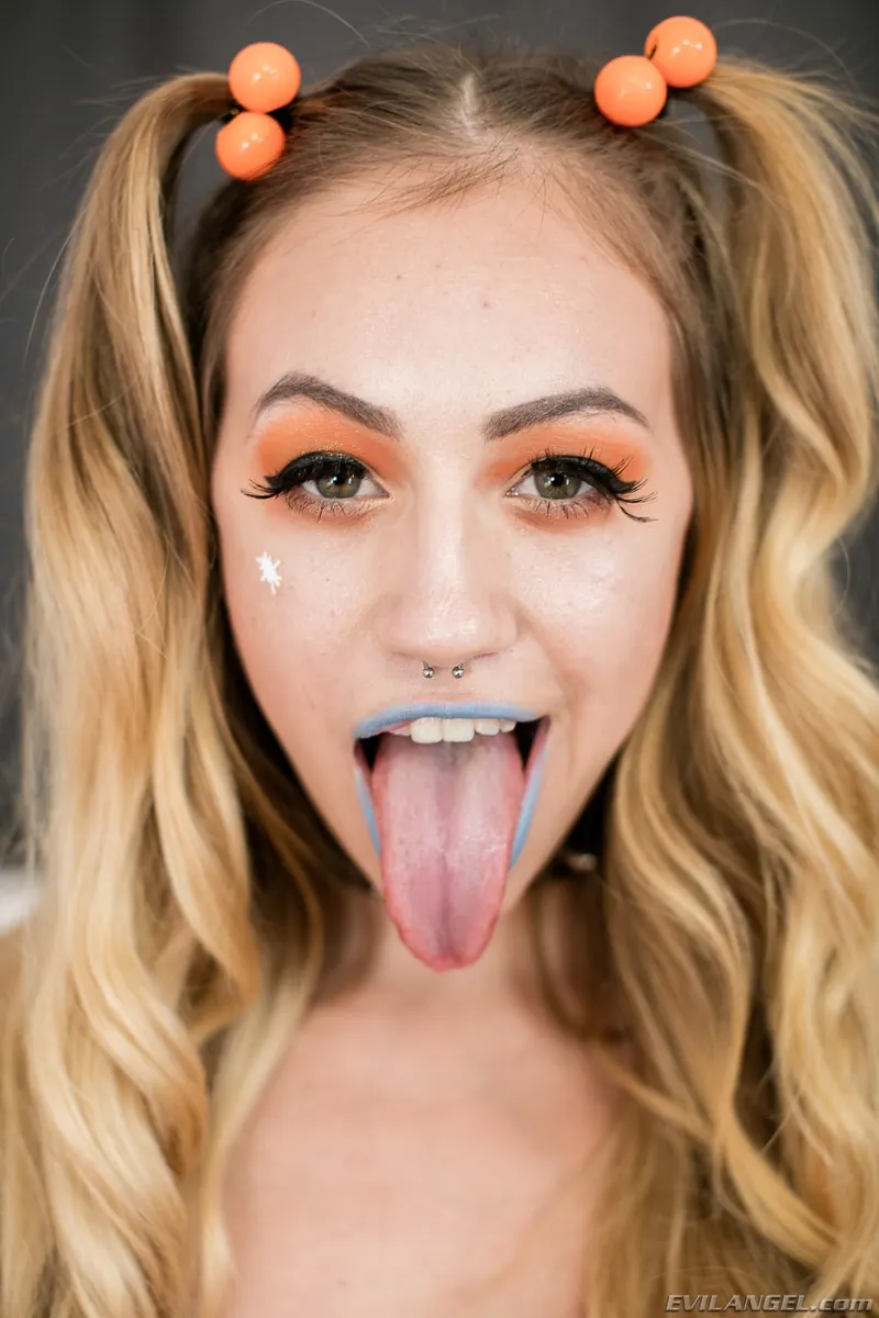 Evil Angel 'Hookup Hotshot: Break The Internet' starring Lyra Law (Photo 24)