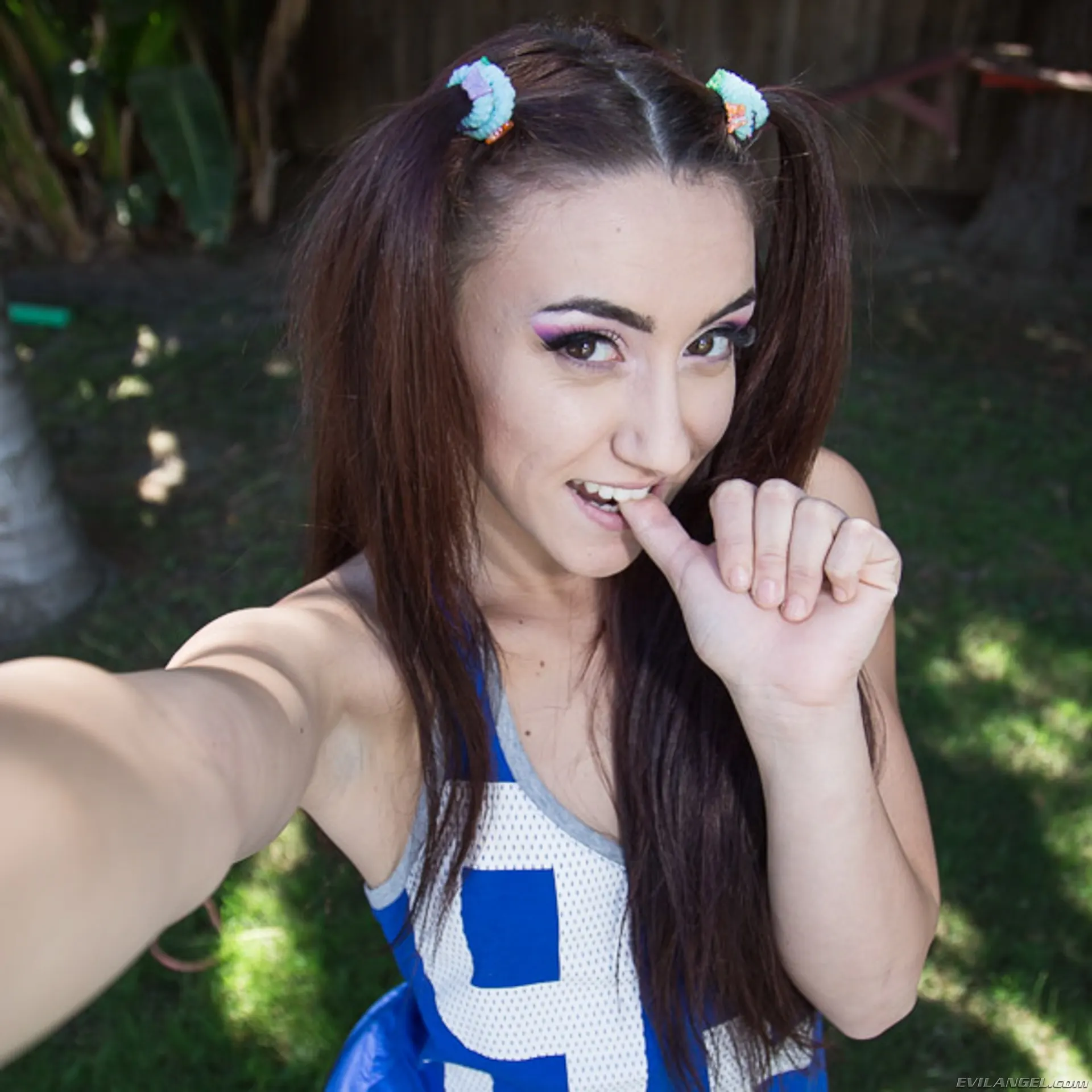 Evil Angel 'Facefuck Friend Request' starring Mandy Muse (Photo 1)