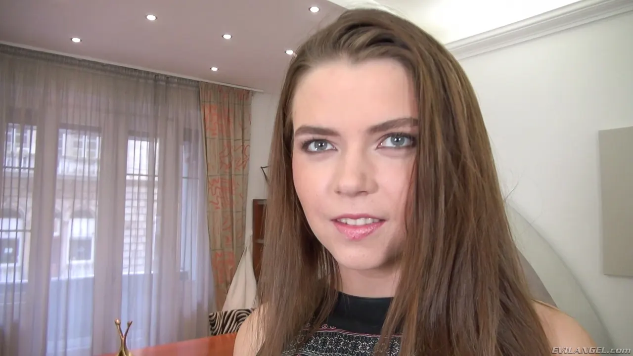 Marina Visconti en 'Rocco uno a uno 10' from 'Evil Angel' (foto 1) Evil Angel 'Rocco uno a uno 10' protagonizando Marina Visconti (foto 1)