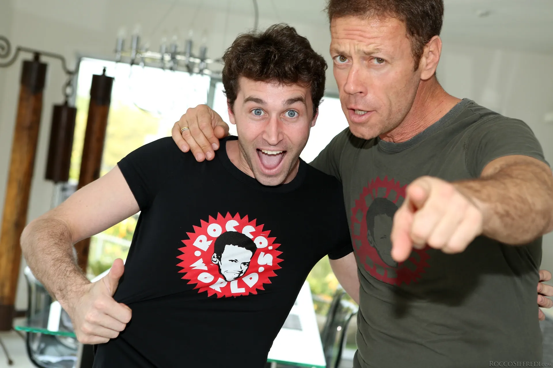 Evil Angel 'Las chicas cachondas aman a rocco 9' protagonizando Mckenzie Lee (foto 2)