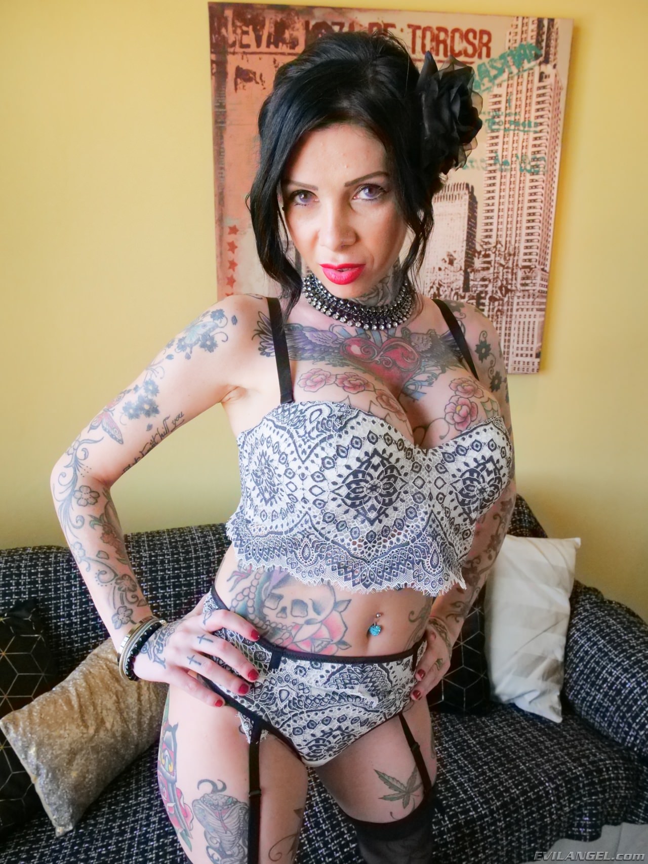 Megan Inky en 'Evil Angel' Dps caliente y pesado (Miniatura 1)