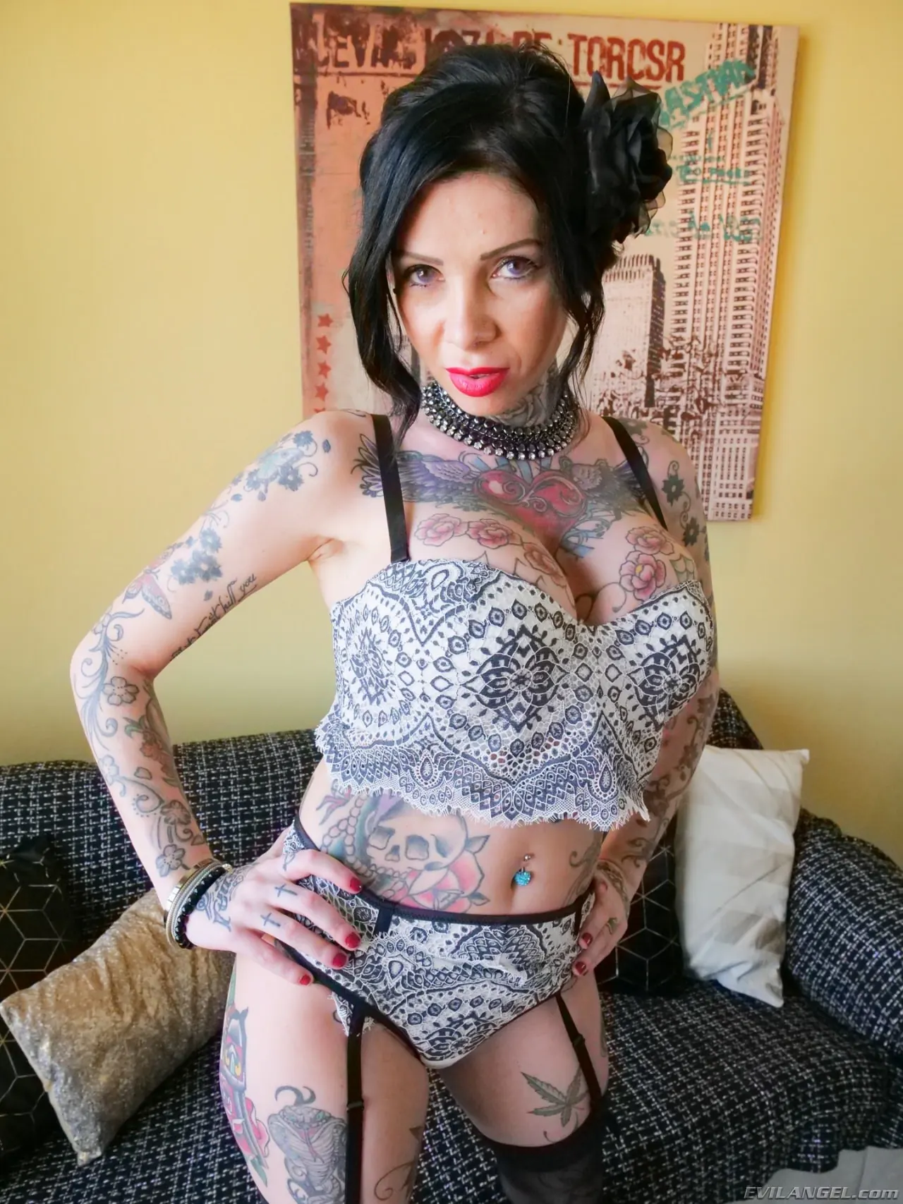 Evil Angel 'Dps caliente y pesado' protagonizando Megan Inky (foto 1)