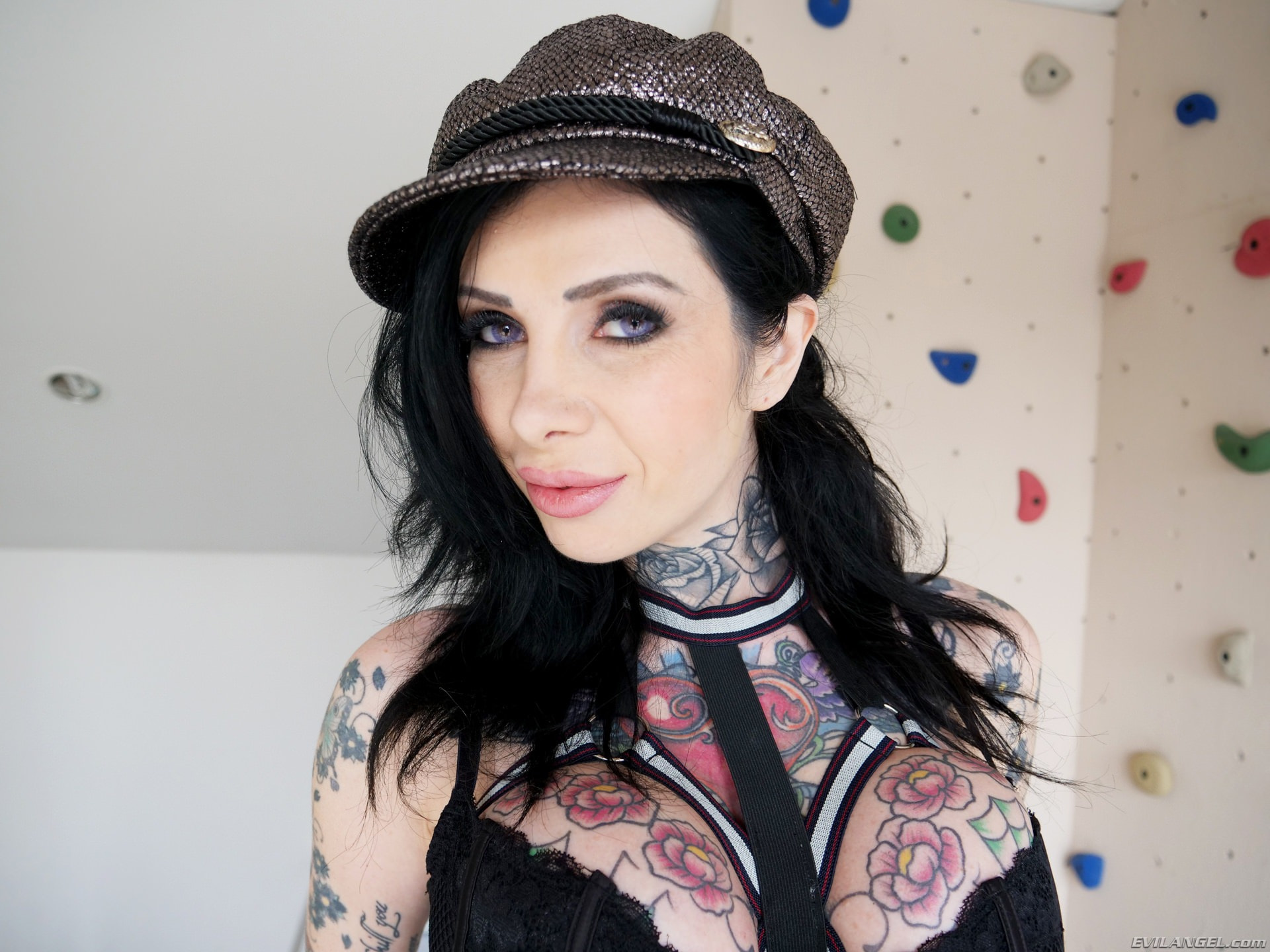 Megan Inky en 'Evil Angel' Dios mío, Gape (Miniatura 1)