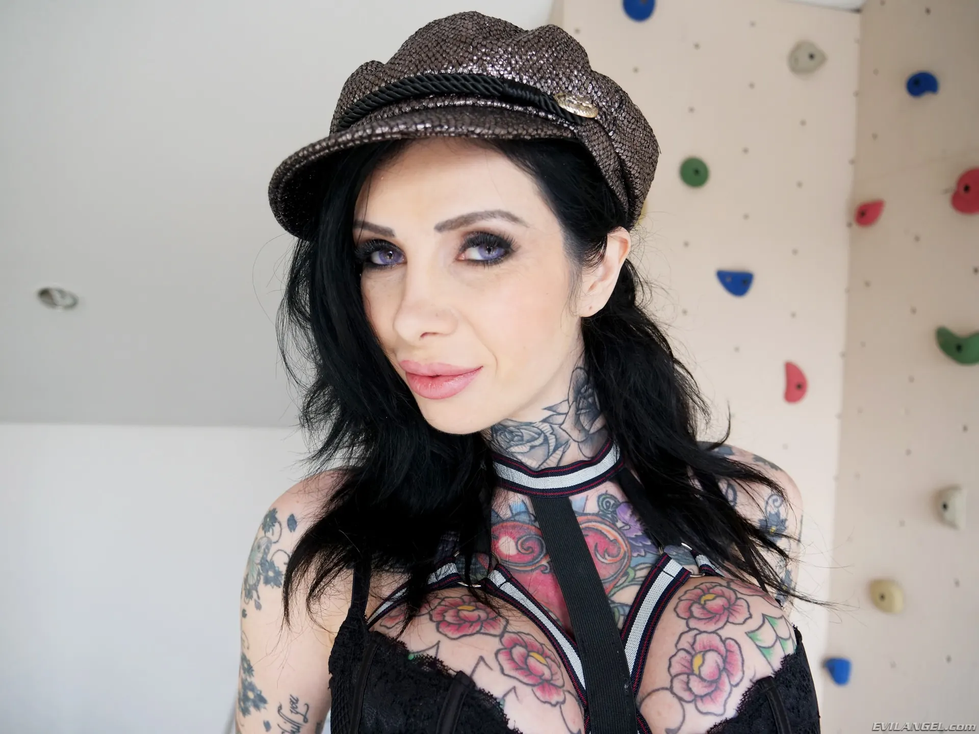 Evil Angel 'Dios mío, Gape' protagonizando Megan Inky (foto 1)