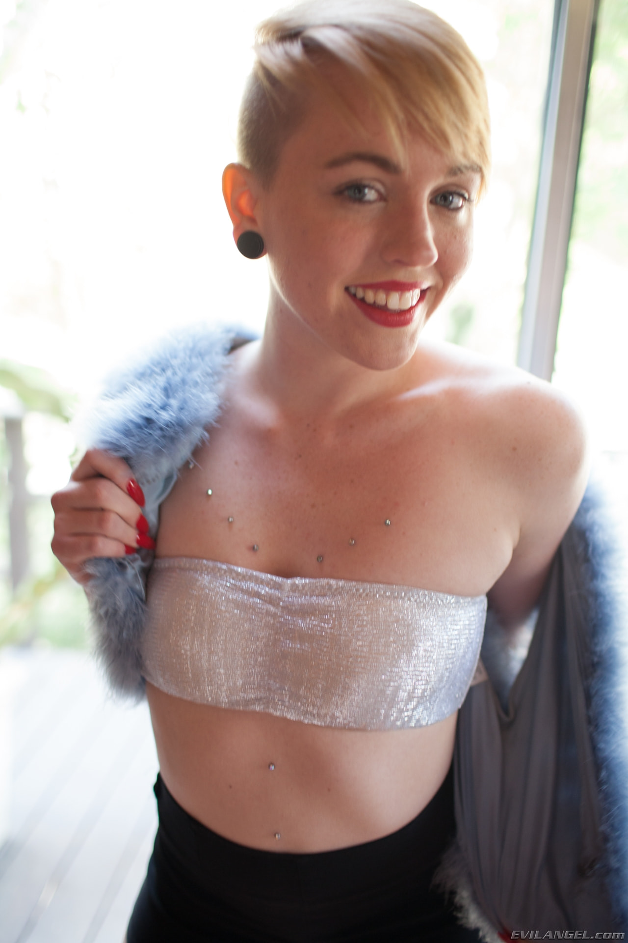 Miley May en 'Evil Angel' Trabajos ocasionales 6 (Miniatura 48)