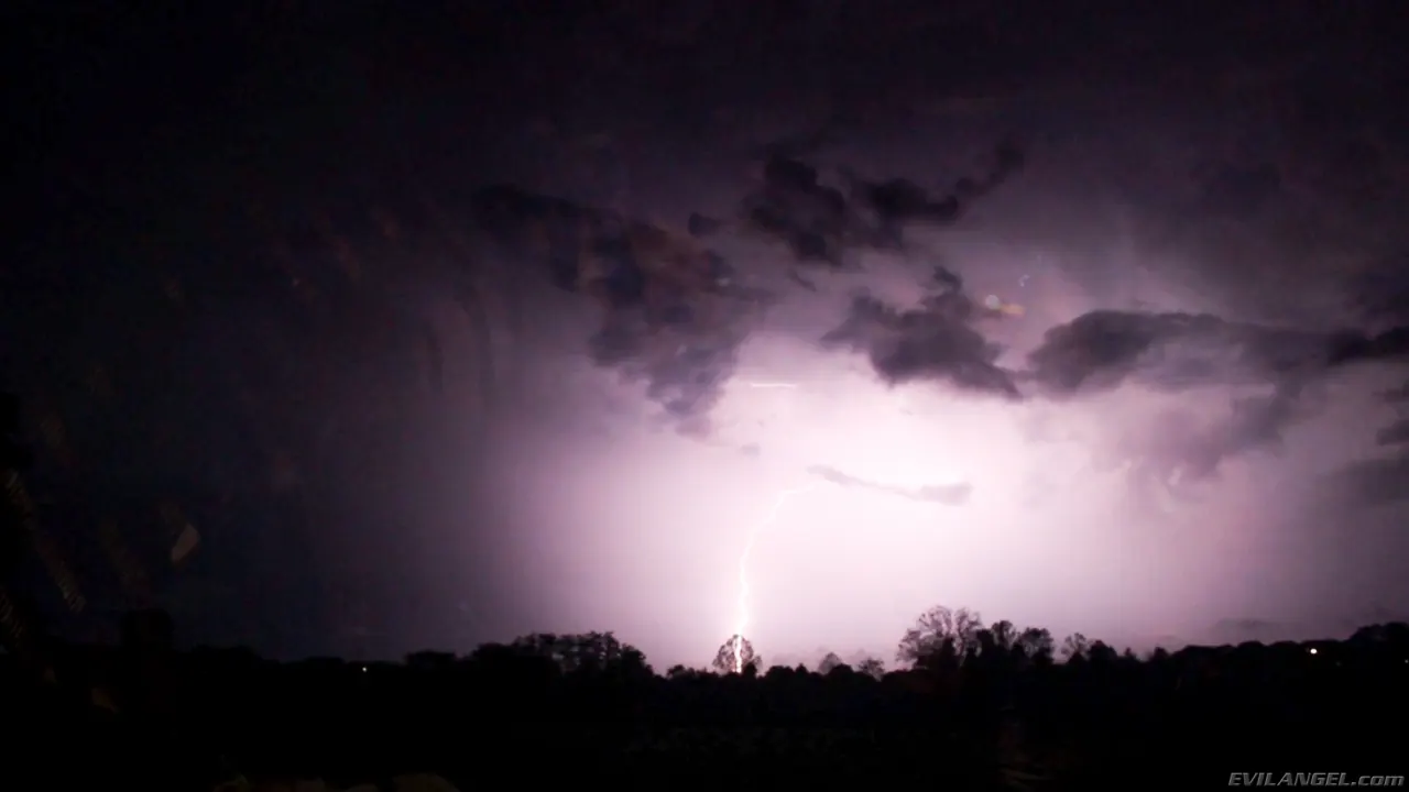 Mira en 'Voraz - Temporada 2 Episodio 6' from 'Evil Angel' (foto 3) Evil Angel 'Voraz - Temporada 2 Episodio 6' protagonizando Mira (foto 3)