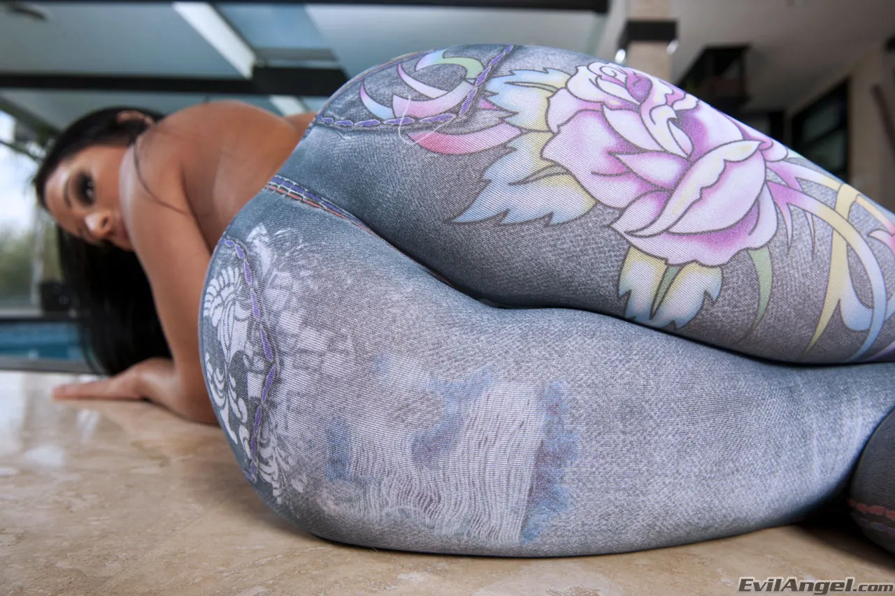 Evil Angel 'Phat Bottom Girls 3' starring Monica Santhiago (Photo 8)