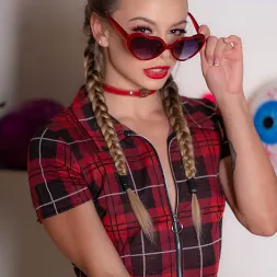 Naomi Swann in 'Evil Angel' Hookup Hotshot: Sex Dollz (Thumbnail 1)