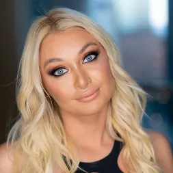 Natalia Starr en 'Evil Angel' Anal de primera clase 2 (Miniatura 1)