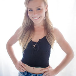 Nicole Clitman en 'Evil Angel' Maltratado 8 (Miniatura 15)