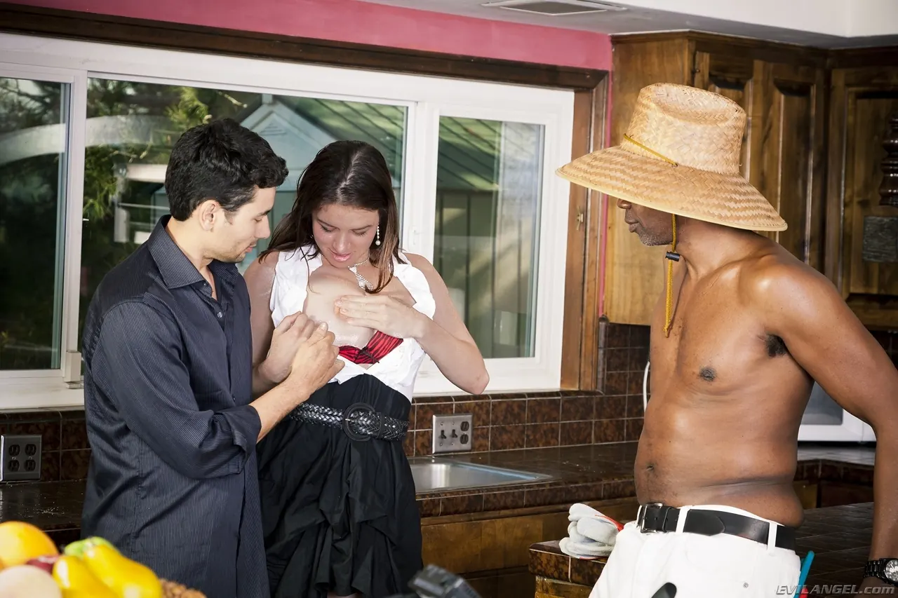 Evil Angel 'Cornudo malvado 5' protagonizando Nicole Rider (foto 1)