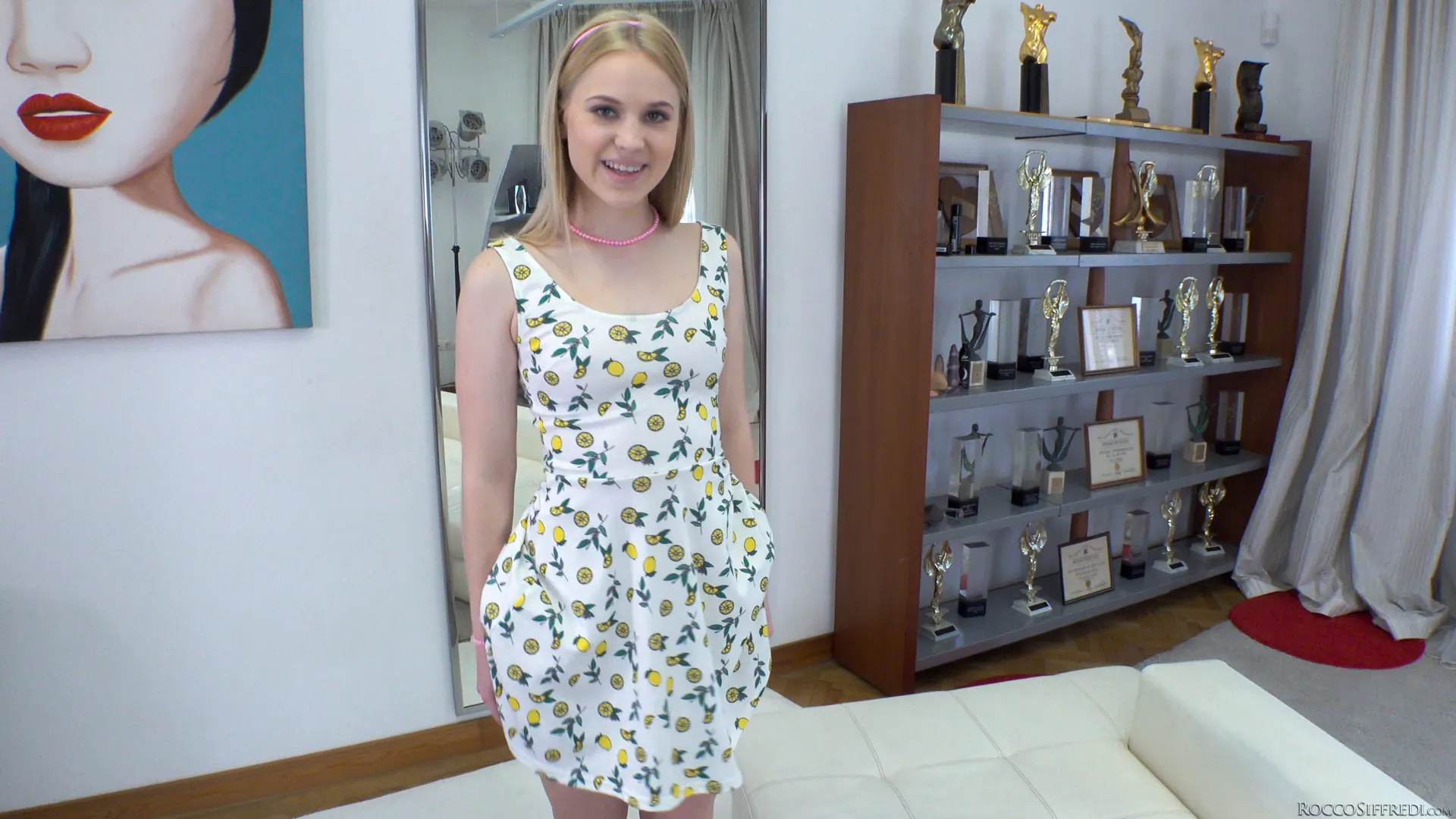 Evil Angel 'Castings - Nikka Hill' protagonizando Nikka Hill (foto 1)