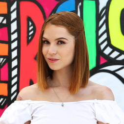 Pepper Hart en 'Evil Angel' Anal directo 4 (Miniatura 80)
