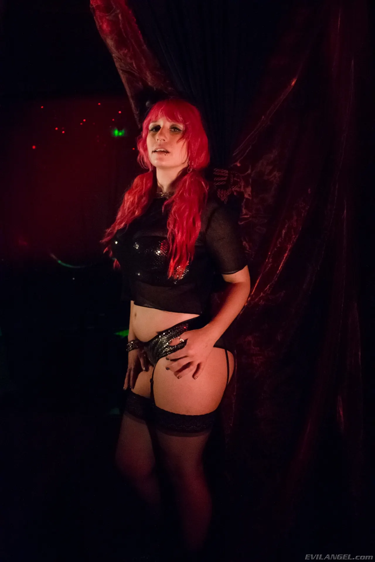 Evil Angel 'Duro de amor' protagonizando Proxy Paige (foto 2)