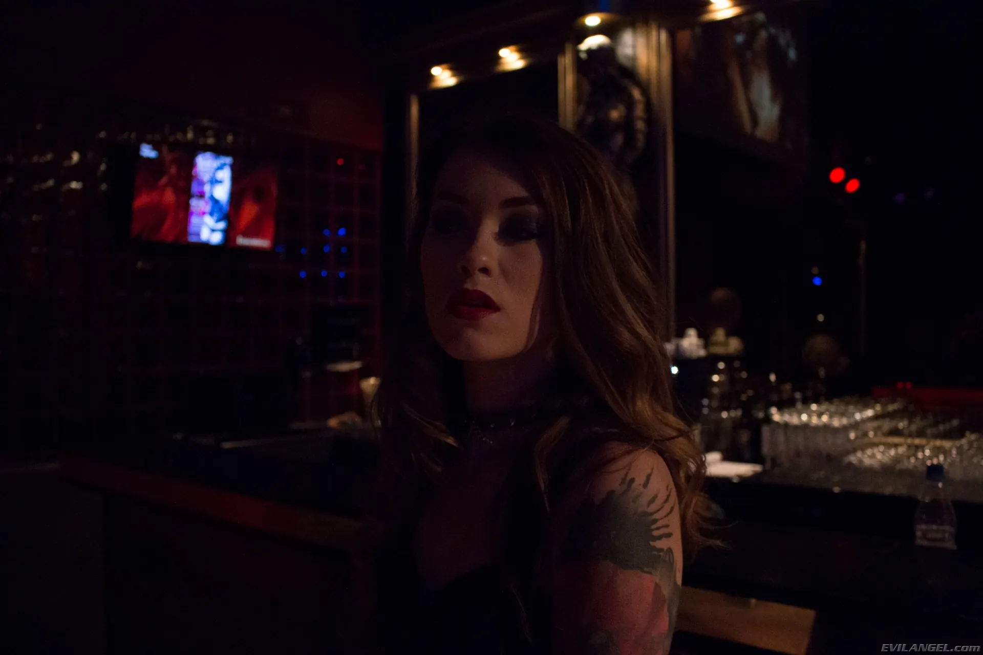 Evil Angel 'Duro de amor' protagonizando Proxy Paige (foto 4)