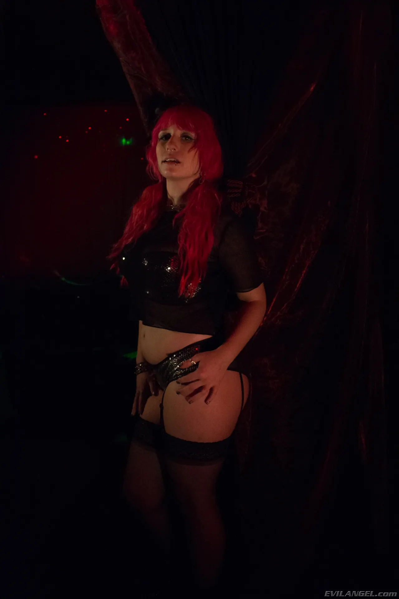 Evil Angel 'Duro de amor' protagonizando Proxy Paige (foto 10)