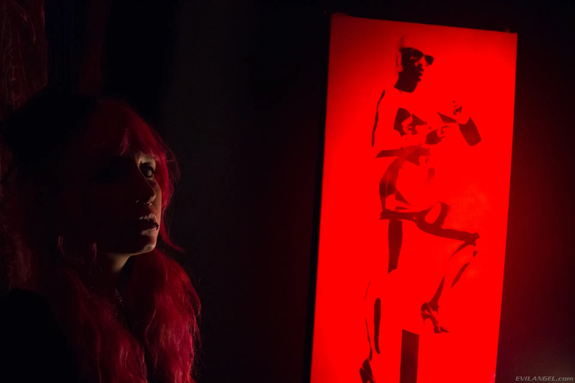 Evil Angel 'Duro de amor' protagonizando Proxy Paige (foto 16)