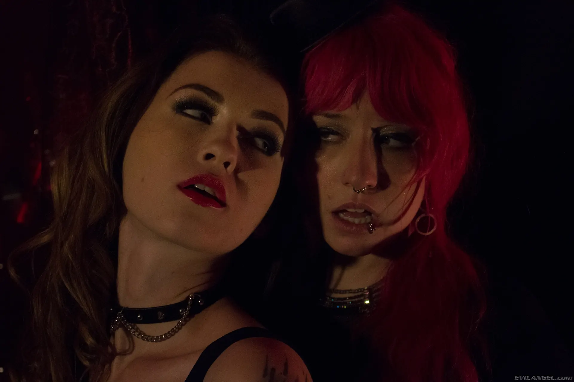 Evil Angel 'Duro de amor' protagonizando Proxy Paige (foto 22)