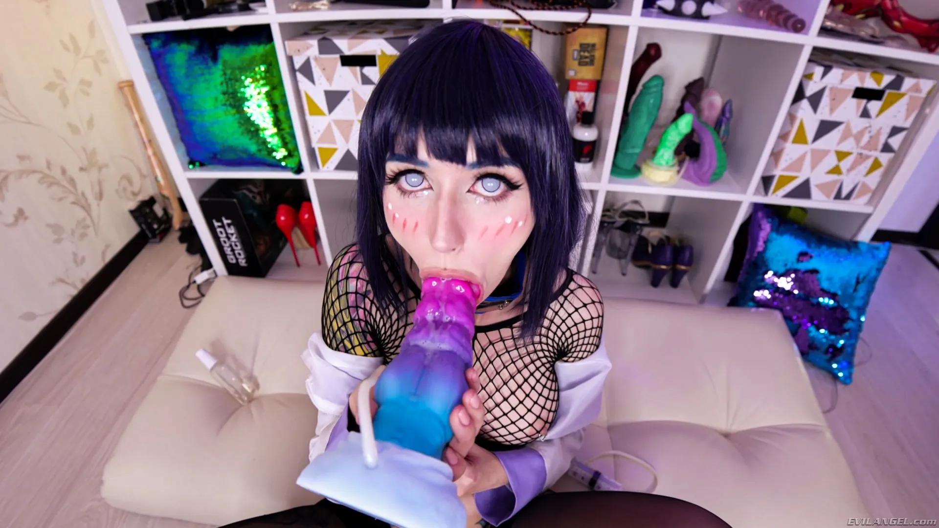 Evil Angel 'Hinata' protagonizando Purple Bitch (foto 6)